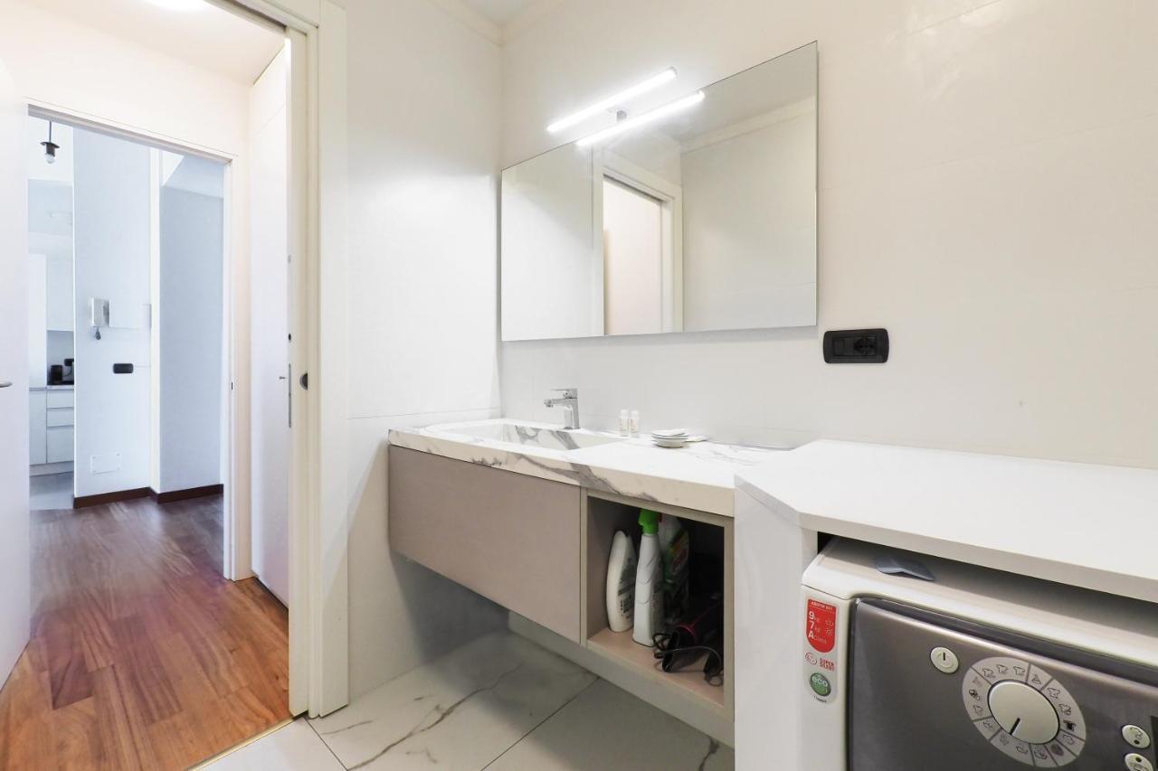 Duomo Luxury Apartment IV Милано Екстериор снимка