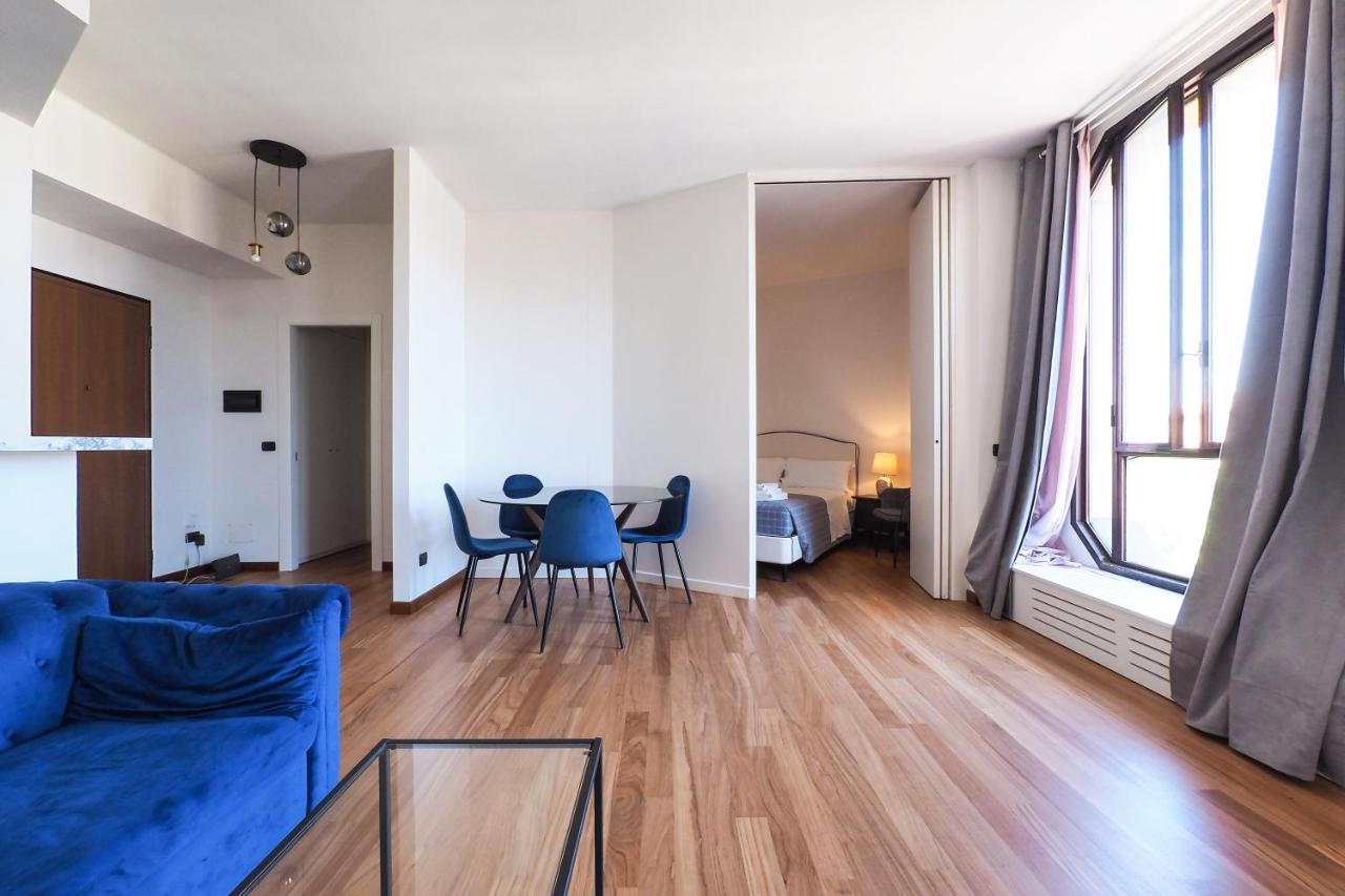 Duomo Luxury Apartment IV Милано Екстериор снимка