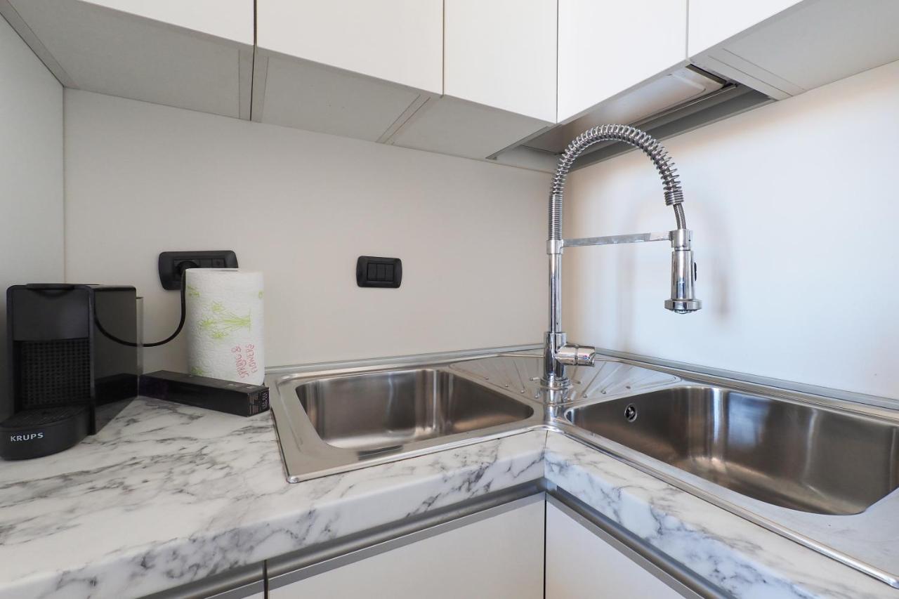 Duomo Luxury Apartment IV Милано Екстериор снимка