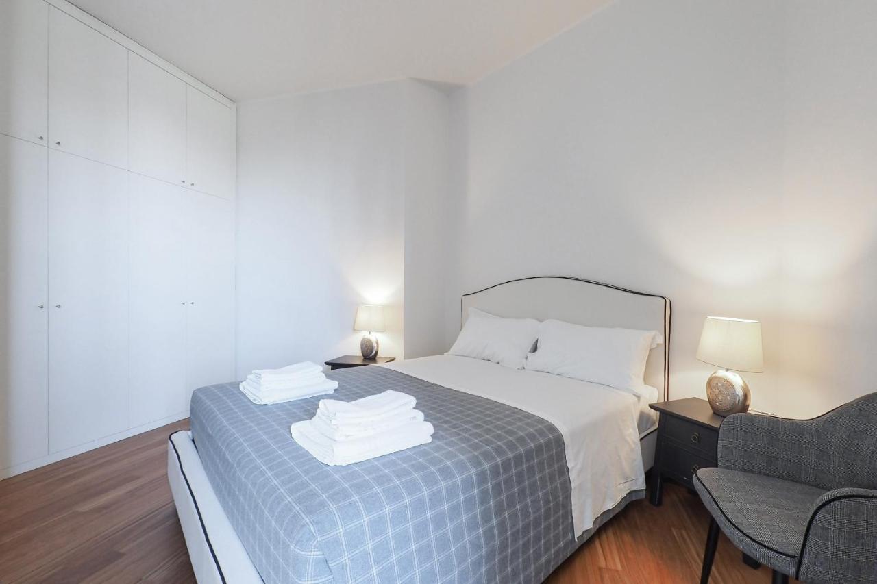 Duomo Luxury Apartment IV Милано Екстериор снимка